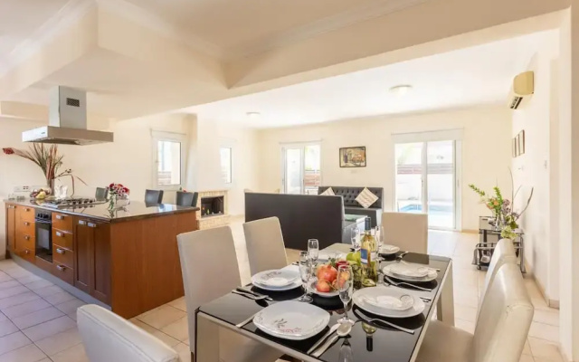 Villa Solis With 3 Bedrooms and 3 Bathrooms