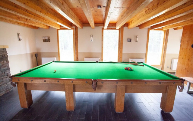 Red Cariboo Apartments