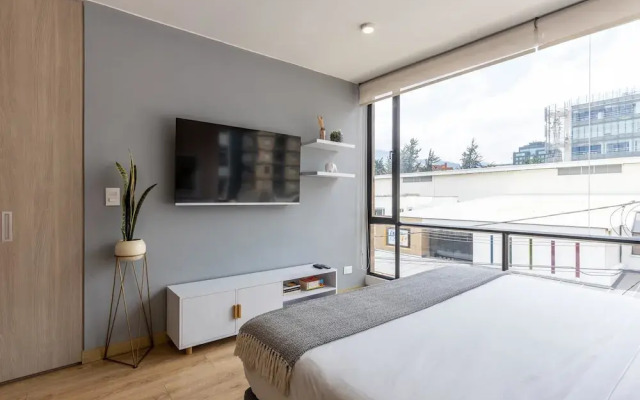 w Comfortable Loft in Santa Ana