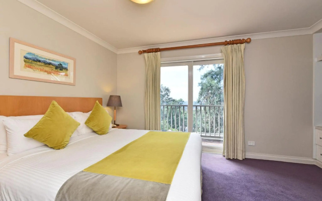 Villa Executive 2br Pokolbin Resort Condo located within Cypress Lakes Resort (nothing is more central) – Guest Rooms – Pokolbin