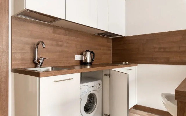 Renthouse Khoshimina 16