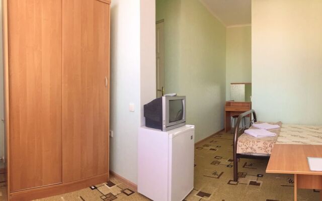 Lazurnaya Plus Hotel