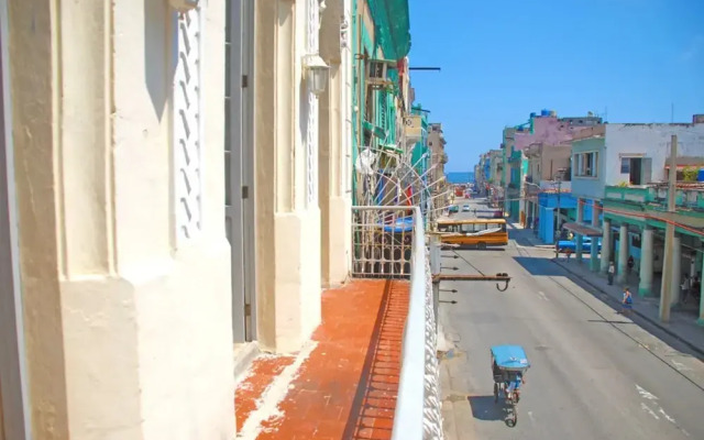 Kenia Colonial House