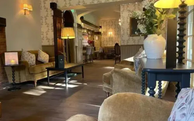 Ravenwood Hall Hotel