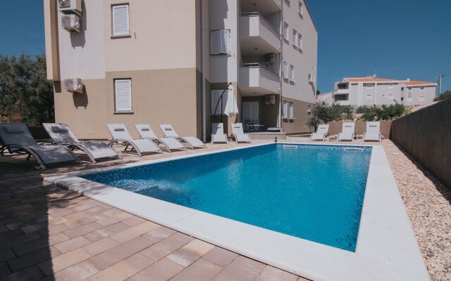 Pool Apartments Lucija