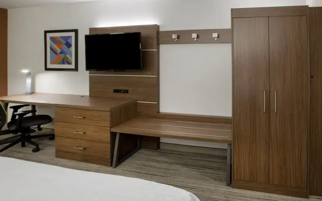 Holiday Inn Express & Suites Bullhead City