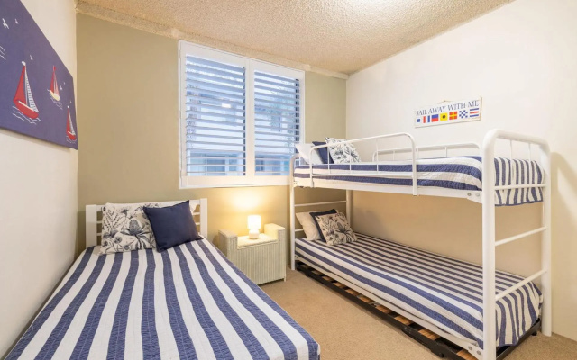 14 'The Dunes', 38 Marine Dr - Large Unit With Pool, Tennis Court And Directly Across From Fingal – Guest Rooms – Fingal Bay