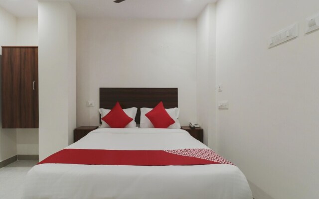 Sujatha Nirmala Convent Road by OYO Rooms