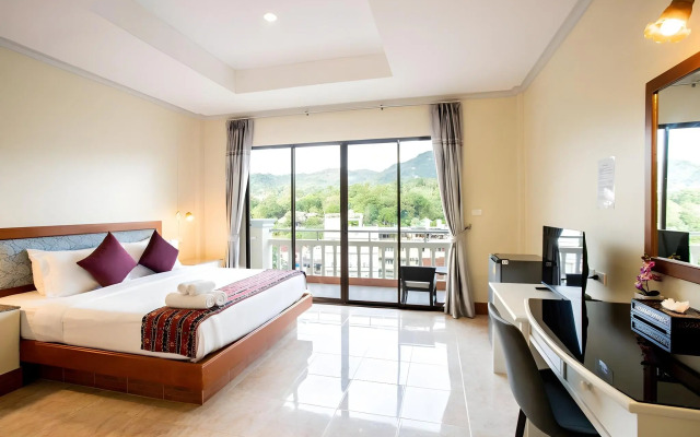 Tri's Miracle Kata Beach Side