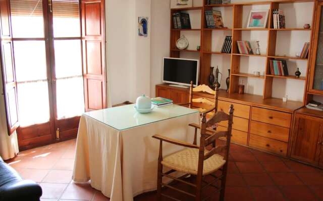 Apartment with One Bedroom in Granada, with Wonderful City View, Balcony And Wifi - 50 Km From the Slopes