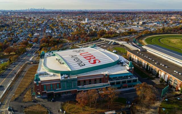 Yachtsman's Cove with 3-Levels