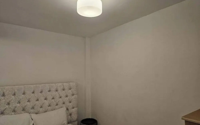 Charming and Compact Studio in Bridgend