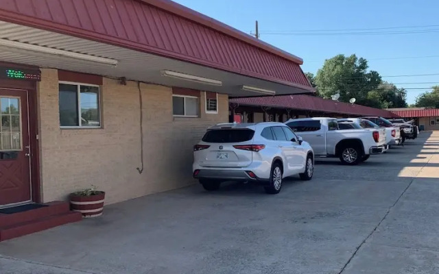Deluxe Inn