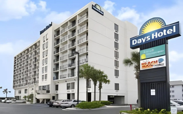 Surfside Beach Oceanfront Hotel