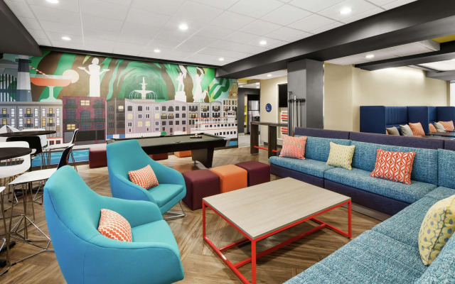 Tru by Hilton Savannah Midtown, GA