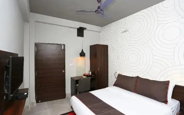 Hotel Bhinna Sakala by OYO Rooms