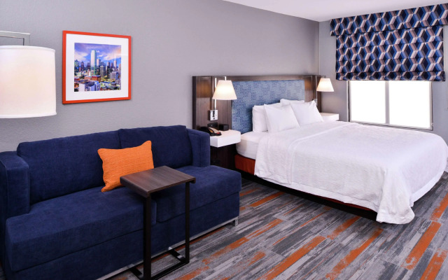 Hampton Inn & Suites Legacy Park-Frisco