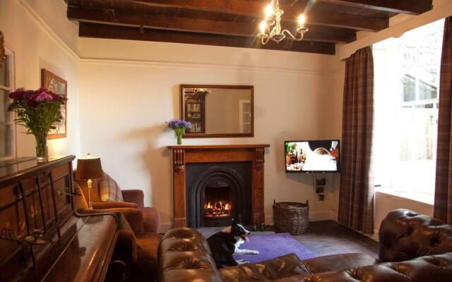 Stunning 8 Beds Country Retreat nr Richmond