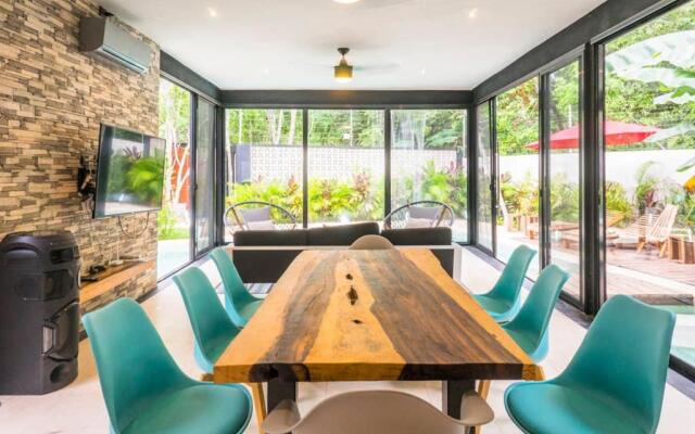 Villa Isla - Jacuzzi and Chef includ 4 BR 8 PPL