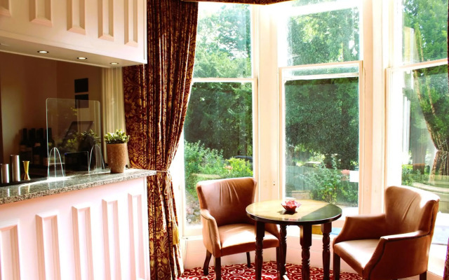 Victoria Square Hotel