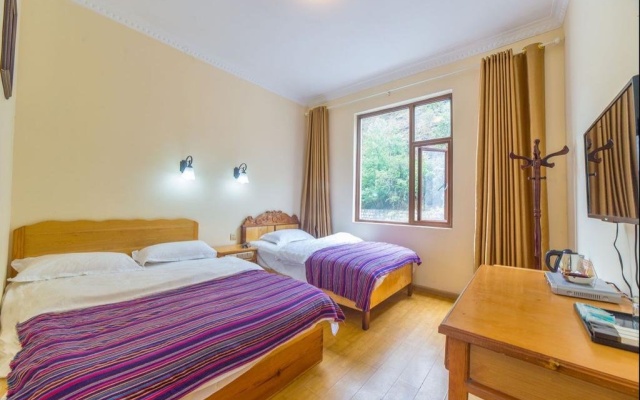 Tinas Youth Hostel – Guest Rooms – Shangri-La
