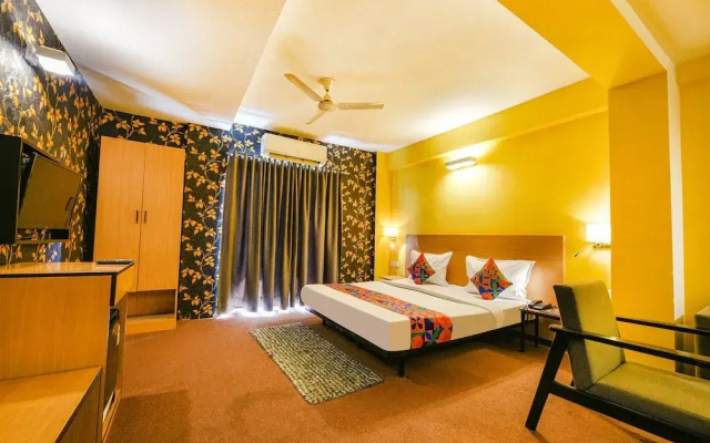 Fabhotel Old Maple Leaf