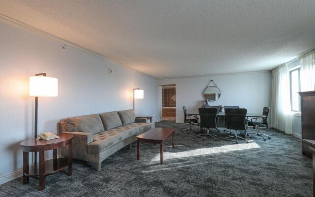 Crowne Plaza Chicago-Northbrook by IHG