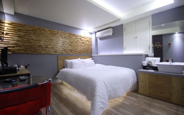 Roo Motel