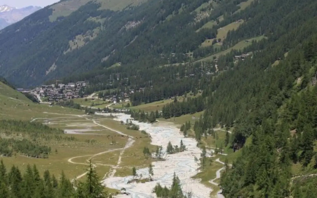 Lavish Apartment With Sauna