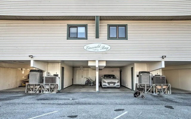 Bayfront Escape: Walk to Beach & Restaurants!