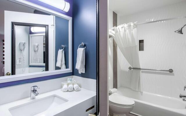 Quality Inn Near Hollywood Walk of Fame