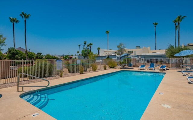 Sleek 2BR Townhome Old Town by WanderJaunt