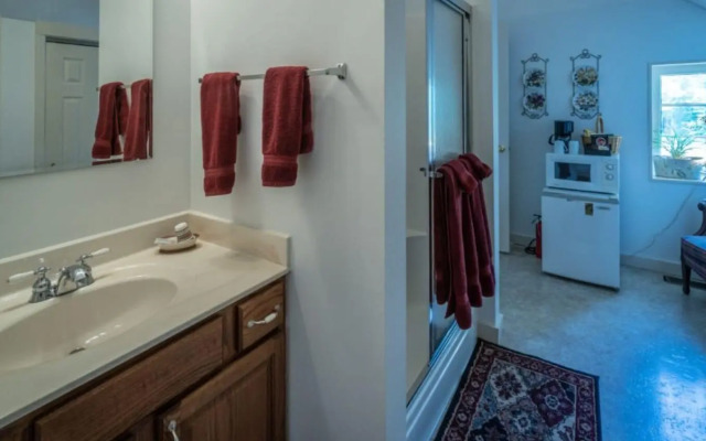 Stone Haus Bed & Breakfast