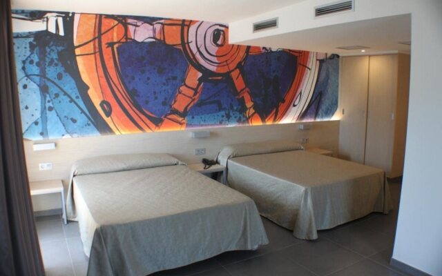Riviera Hotel
