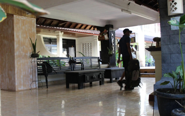 Hotel Ayu Beach Inn