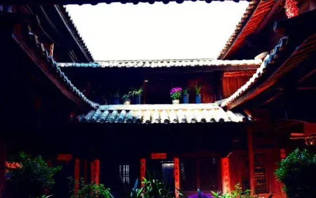 Nuodeng Wudishui Inn