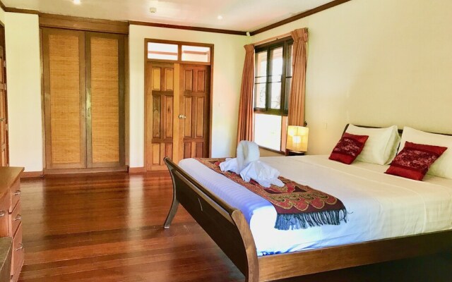 4 Bedroom Villa on Beachfront Resort TG39