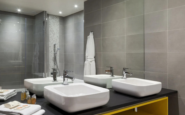 Timhotel Opera Blanche Fontaine