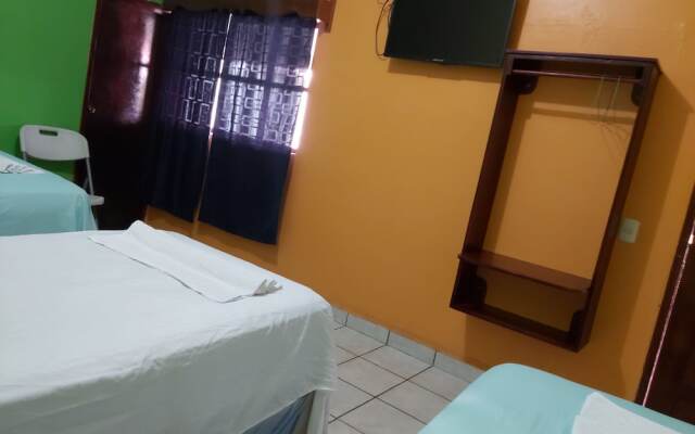 Mados Hotel Tamarindo