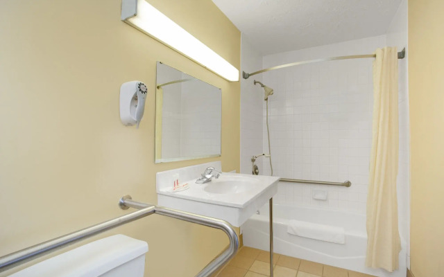 Red Roof Inn Perryville