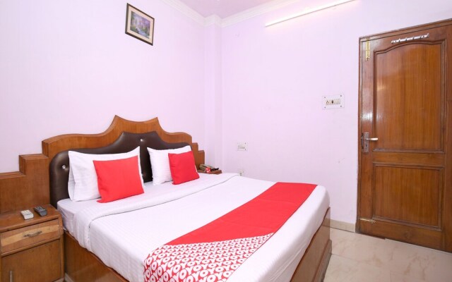 OYO 14029 Hotel Yogesh