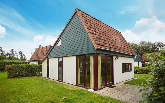 Holiday Home With Parking in Heinkenszand