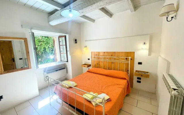 Spoleto Poolside - Sleeps 24
