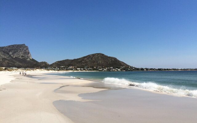 Moonstruck on Pringle Bay Guesthouse