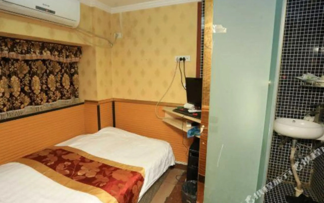 Chongqing Qinwen 168 Business Hotel