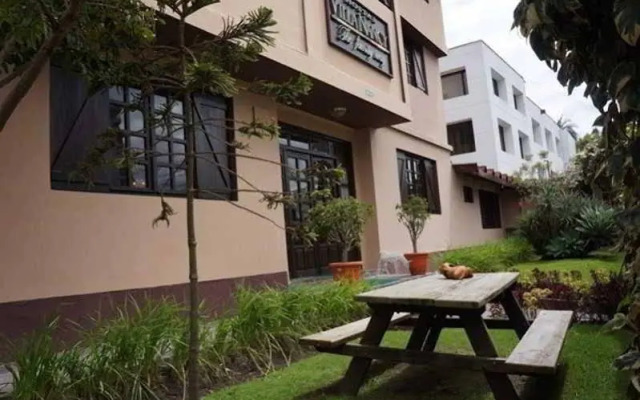 Hotel Muros Quito
