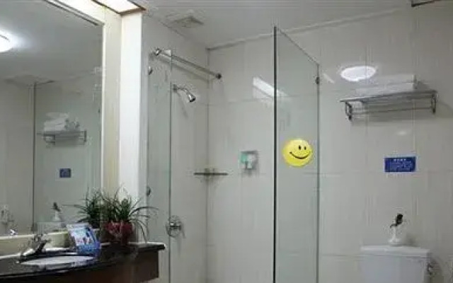 Yicheng Business Hotel - Dalian