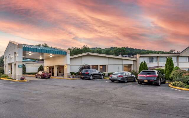 Quality Inn & Suites Vestal Binghamton near University