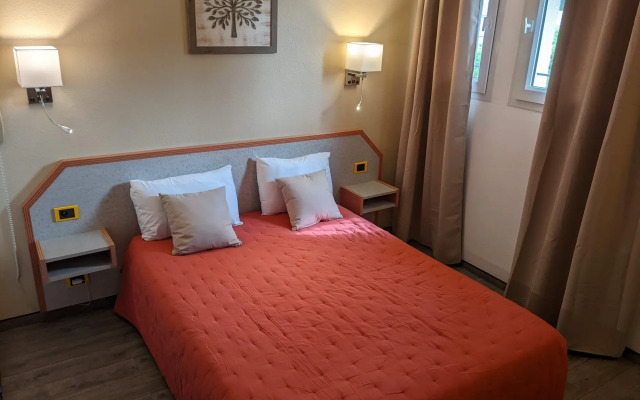 Le Pradet Hotel