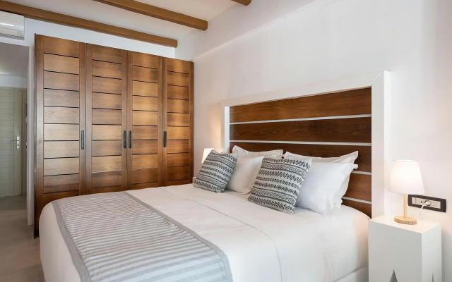 Apeiron Blue Santorini - Sustainable Adults Only 14+